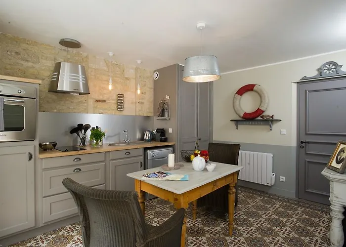 Du * Port-en-Bessin-Huppain